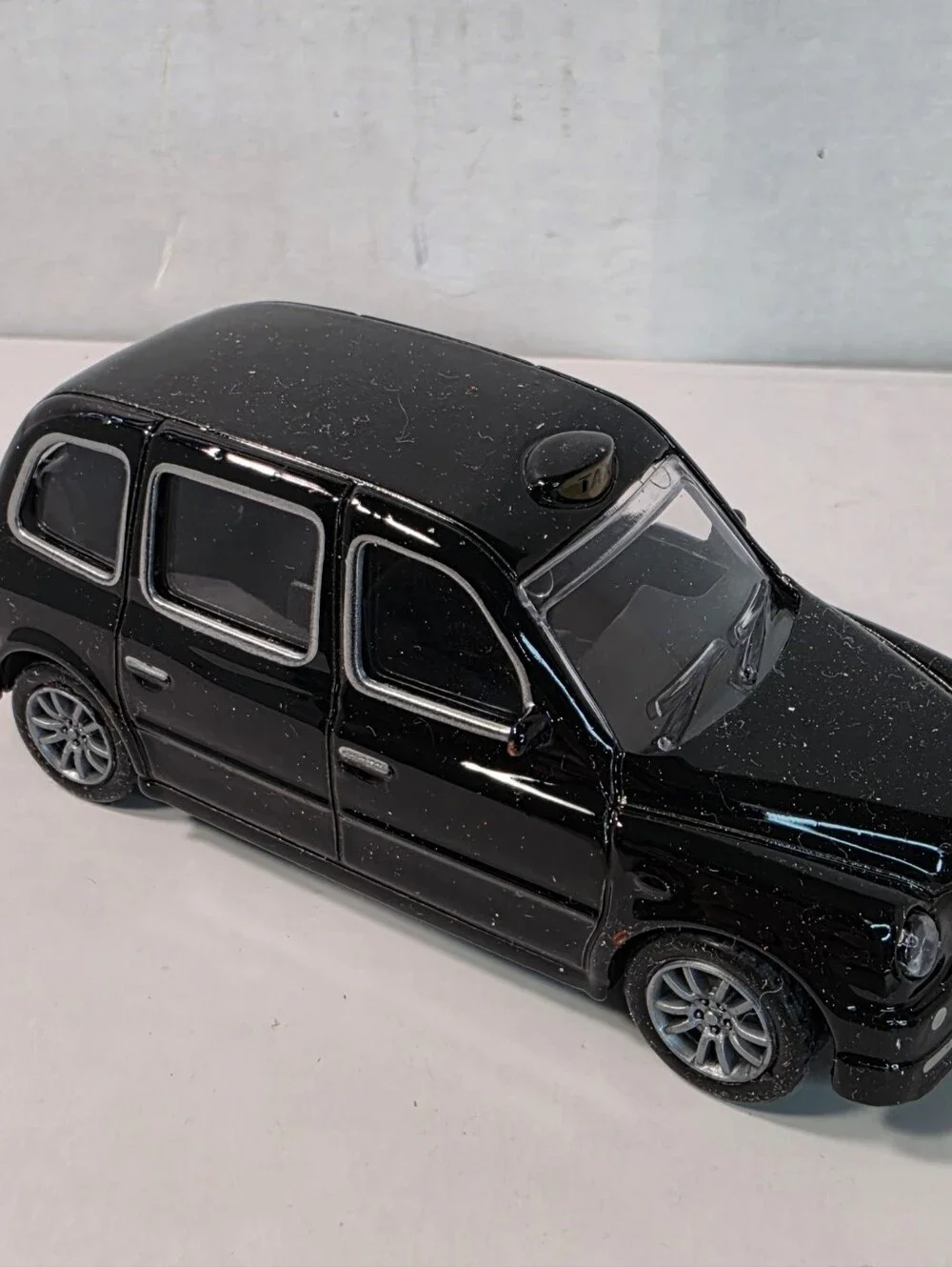 PLDZ (2022)  1:36 Scale   British London Taxi - Black - Die-cast